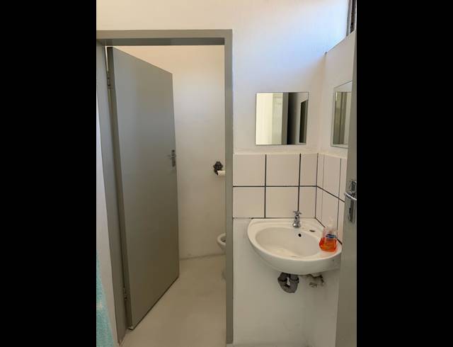 117M² BUILDING TO LET IN OBSERVATORY